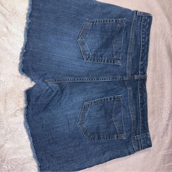 Plus size Gap jean shorts size 16 - Picture 3 of 3